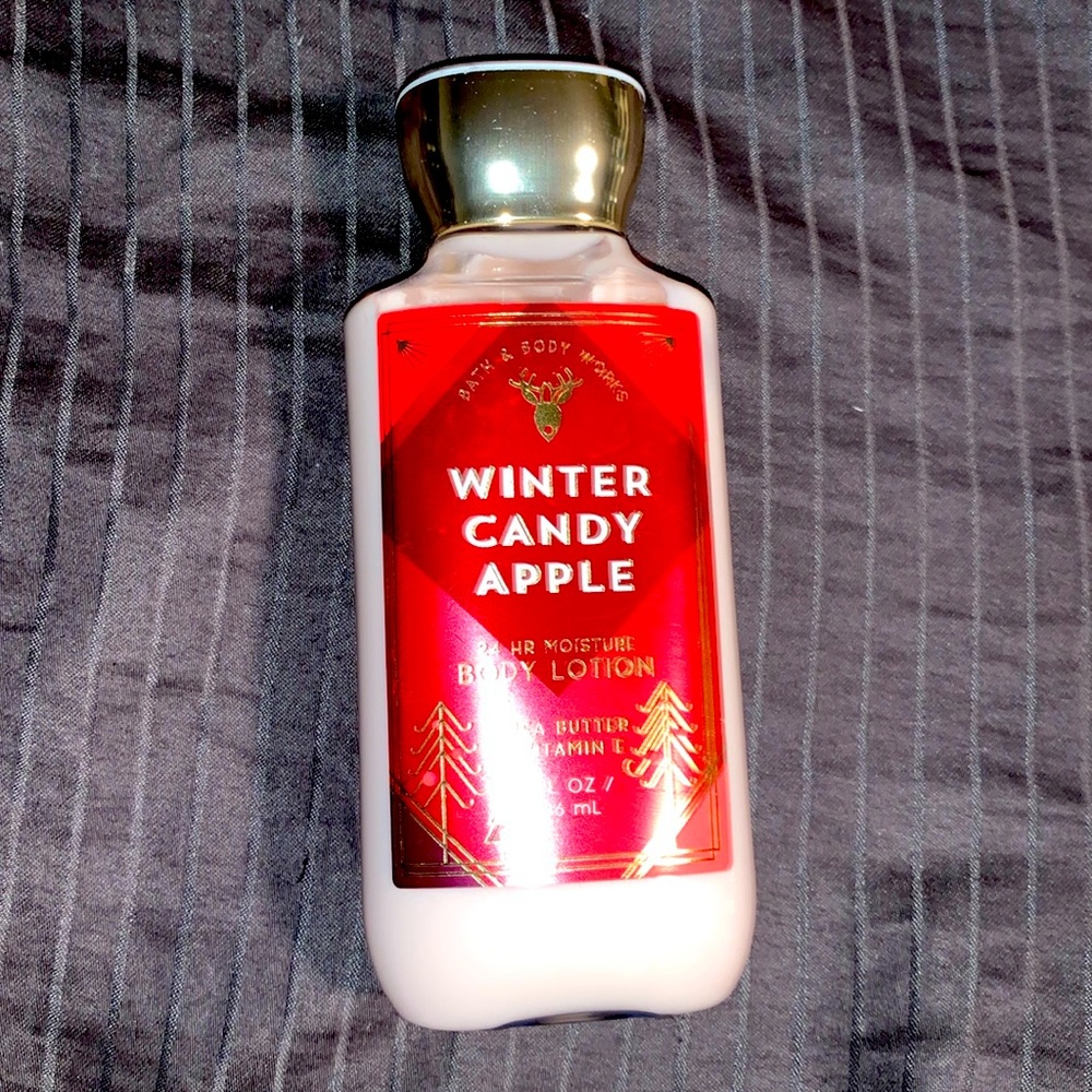 NWOT Winter Candy Apple BBW lotion